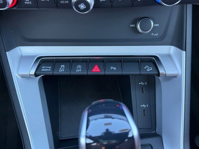 Used 2025 Audi Q3 2.0T Premium image 31