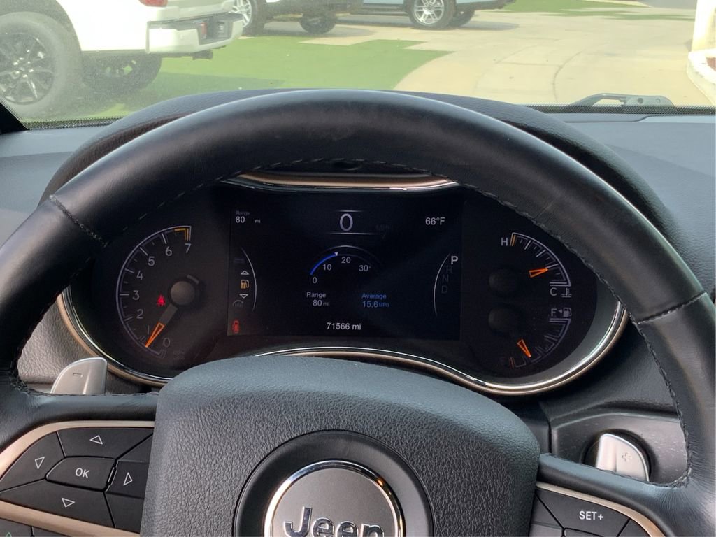 Used 2017 Jeep Grand Cherokee Laredo image 17