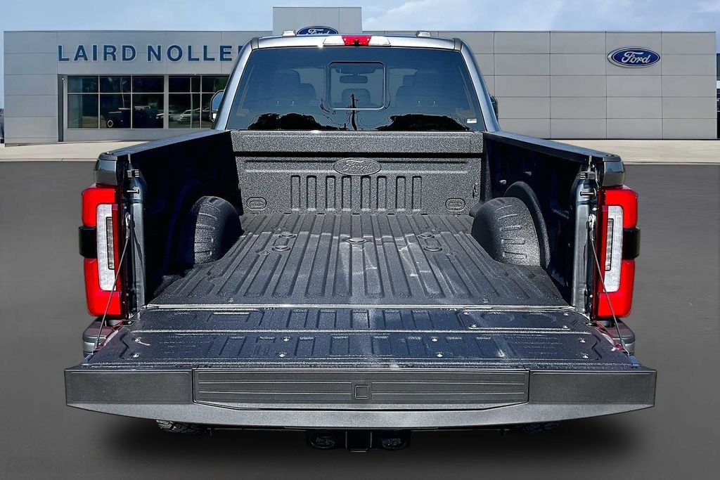 New 2026 Ford F250 Platinum w/ Platinum Plus Package AWD/4WD image 16