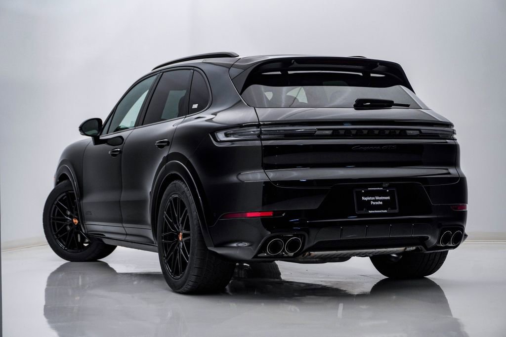 New 2026 Porsche Cayenne GTS image 3