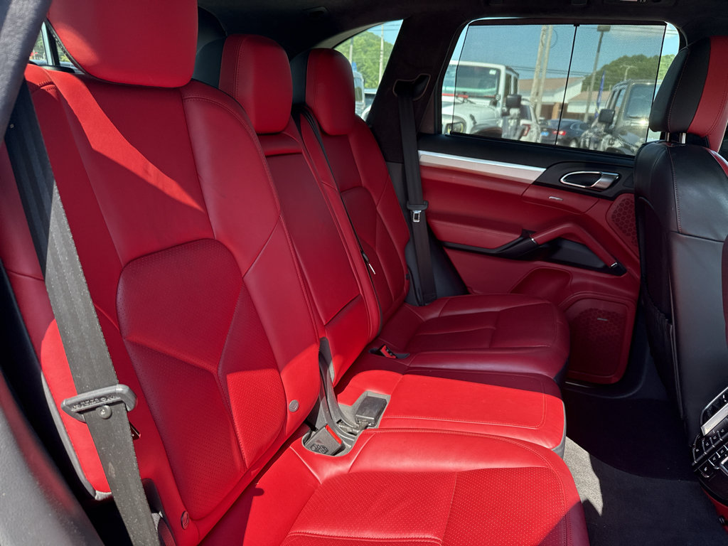 Used 2014 Porsche Cayenne Turbo AWD/4WD image 12
