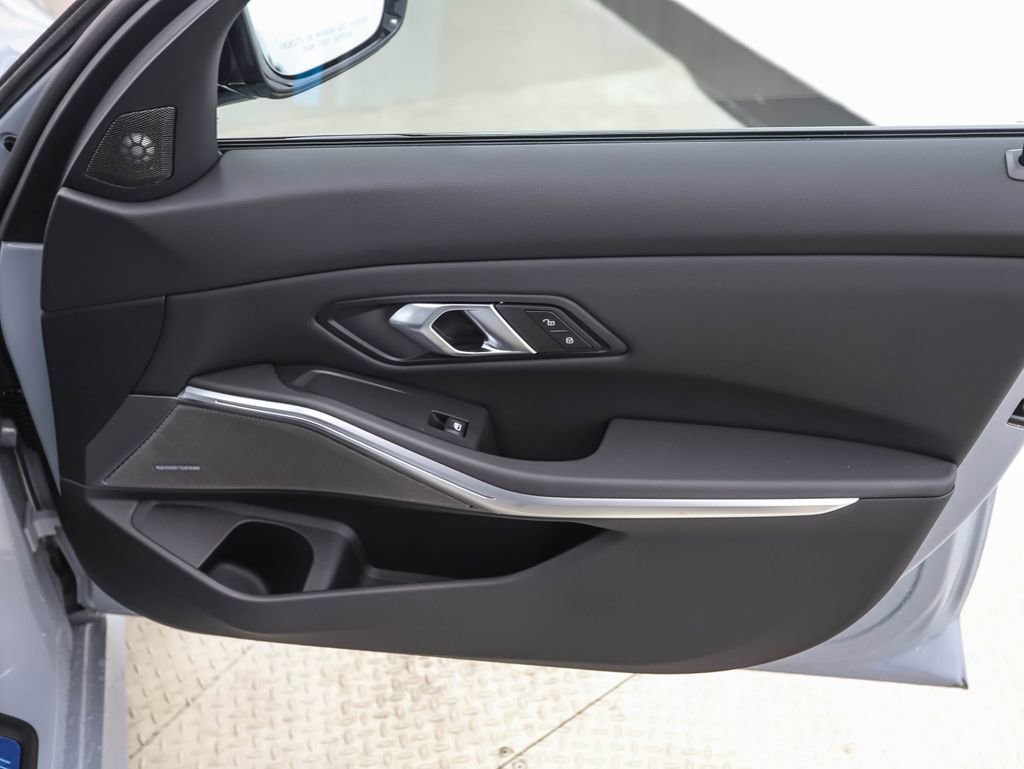 New 2026 BMW 330i xDrive Sedan w/ M Sport Package image 28