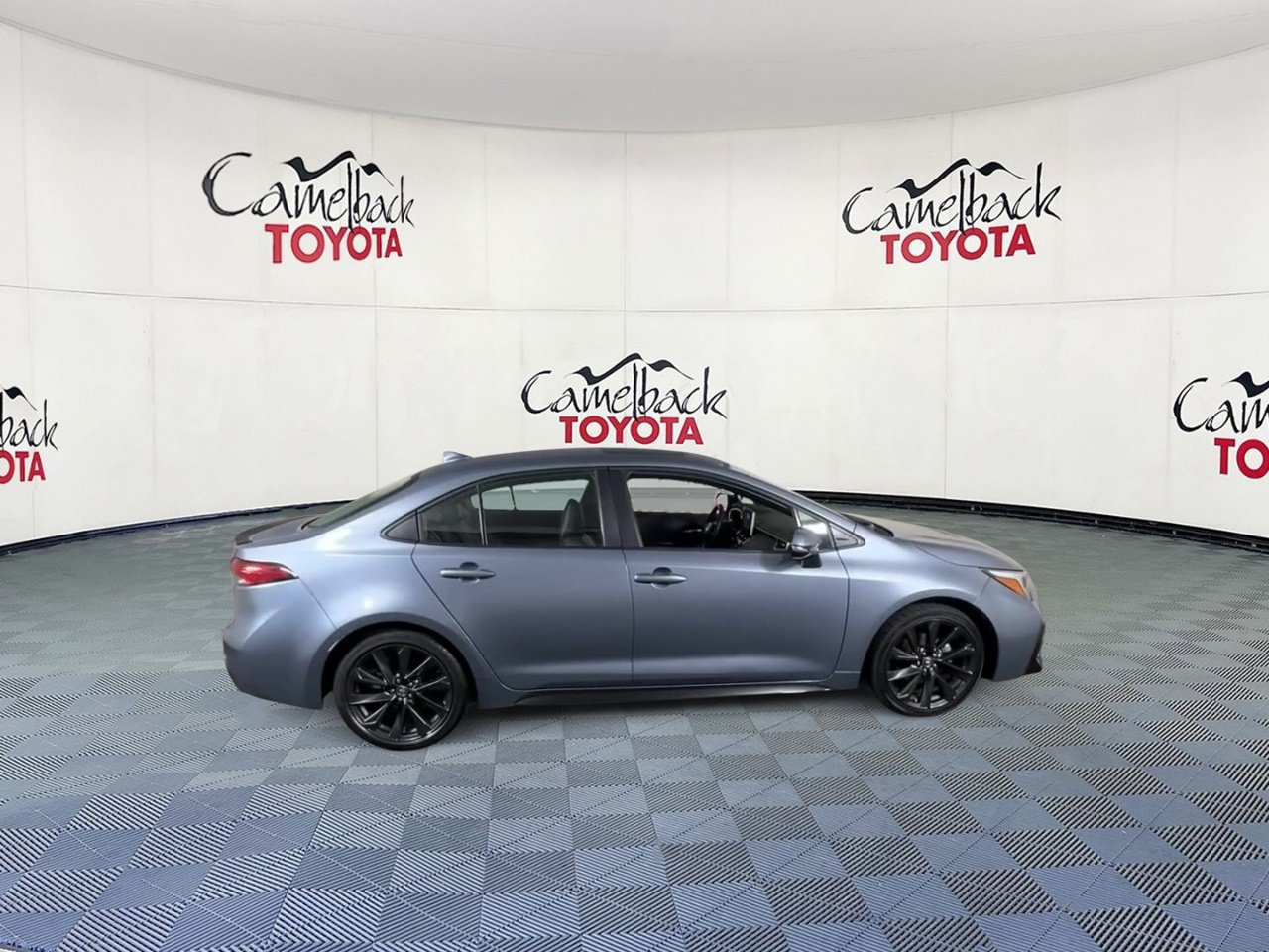 Used 2024 Toyota Corolla XSE FWD image 3