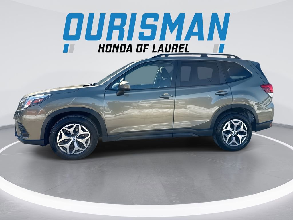 Used 2023 Subaru Forester Premium image 5