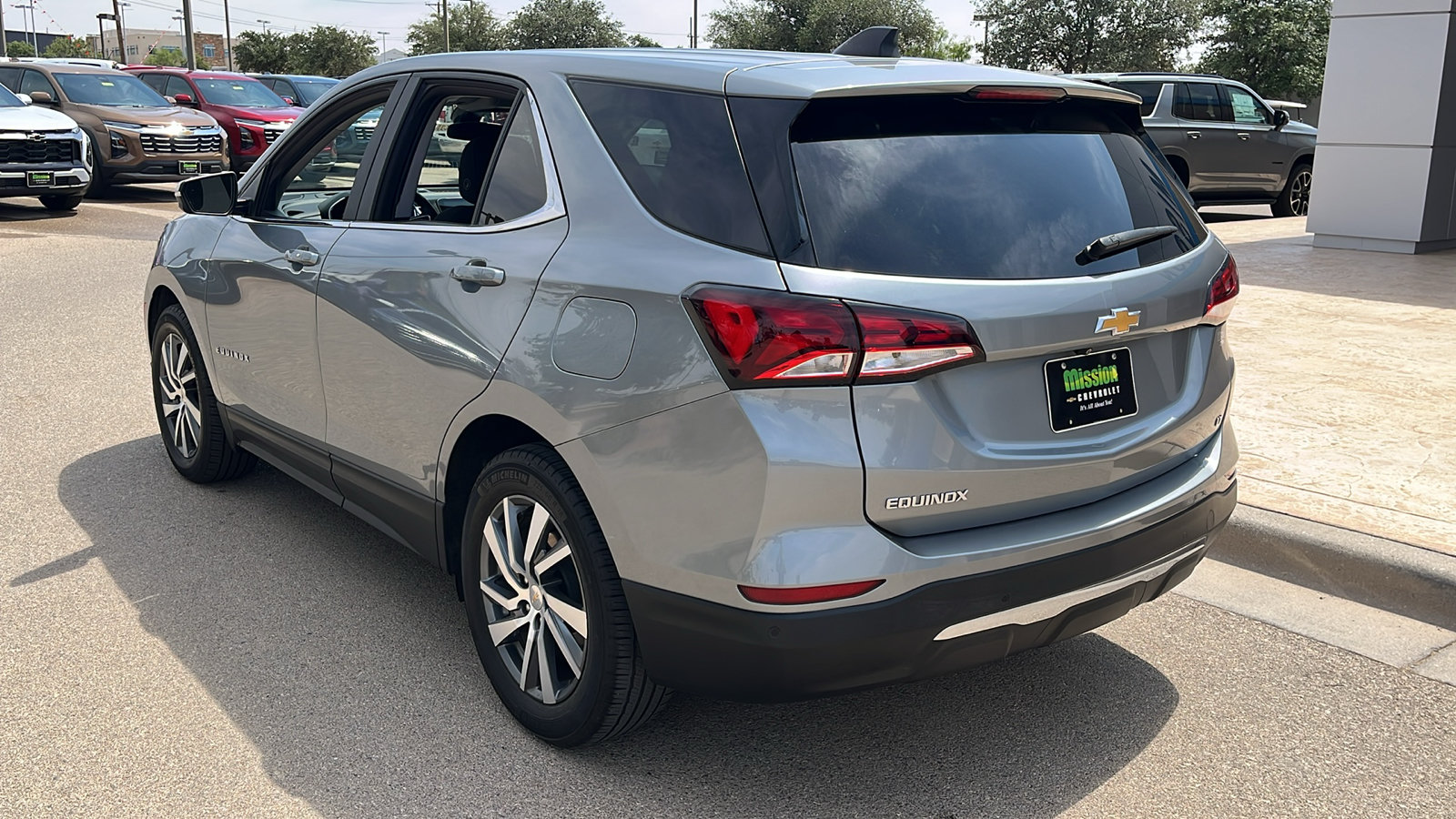 Used 2024 Chevrolet Equinox LT FWD image 6
