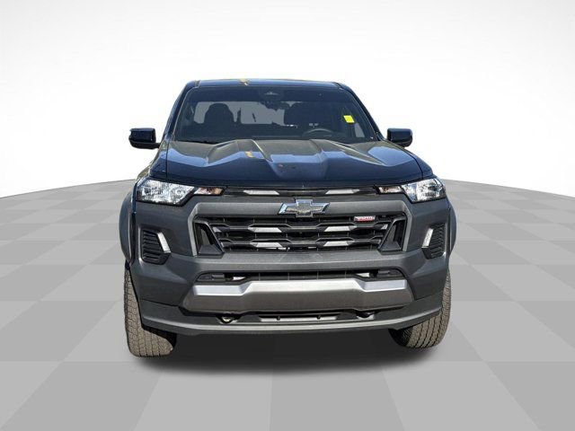 Used 2024 Chevrolet Colorado Trail Boss w/ Advanced Trailering Package image 2