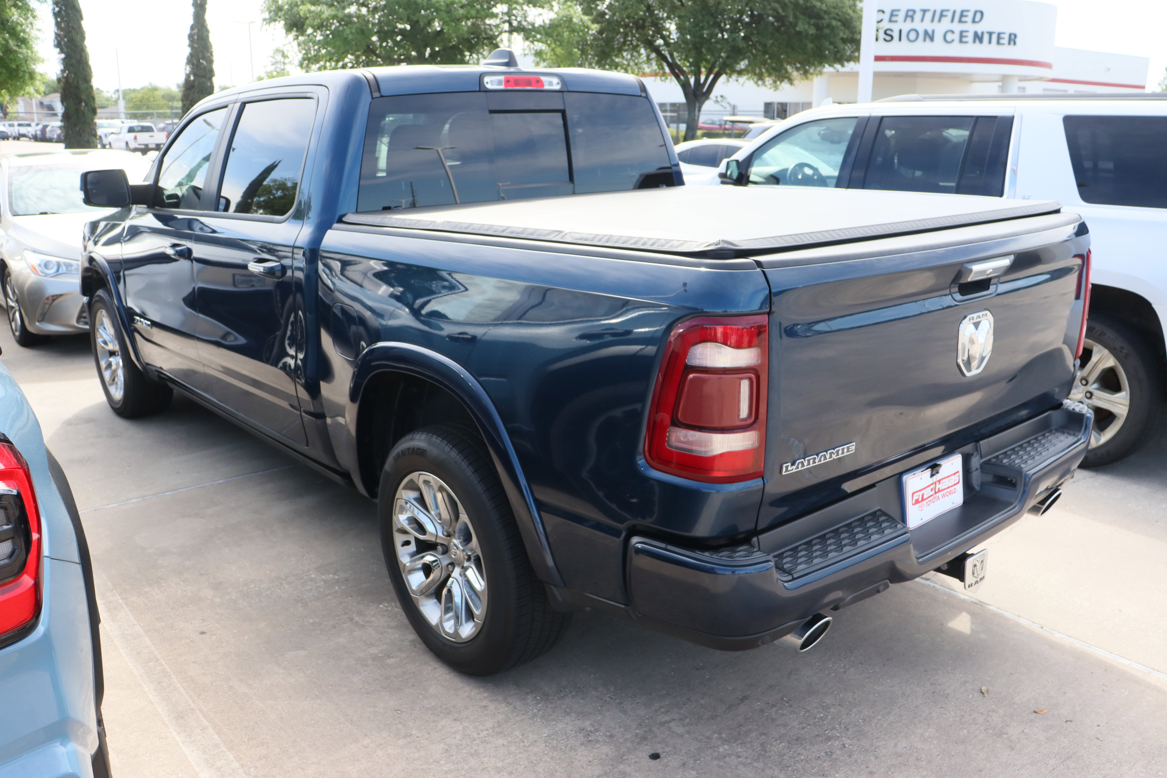 Used 2022 RAM 1500 Laramie w/ Laramie Southwest Edition image 6