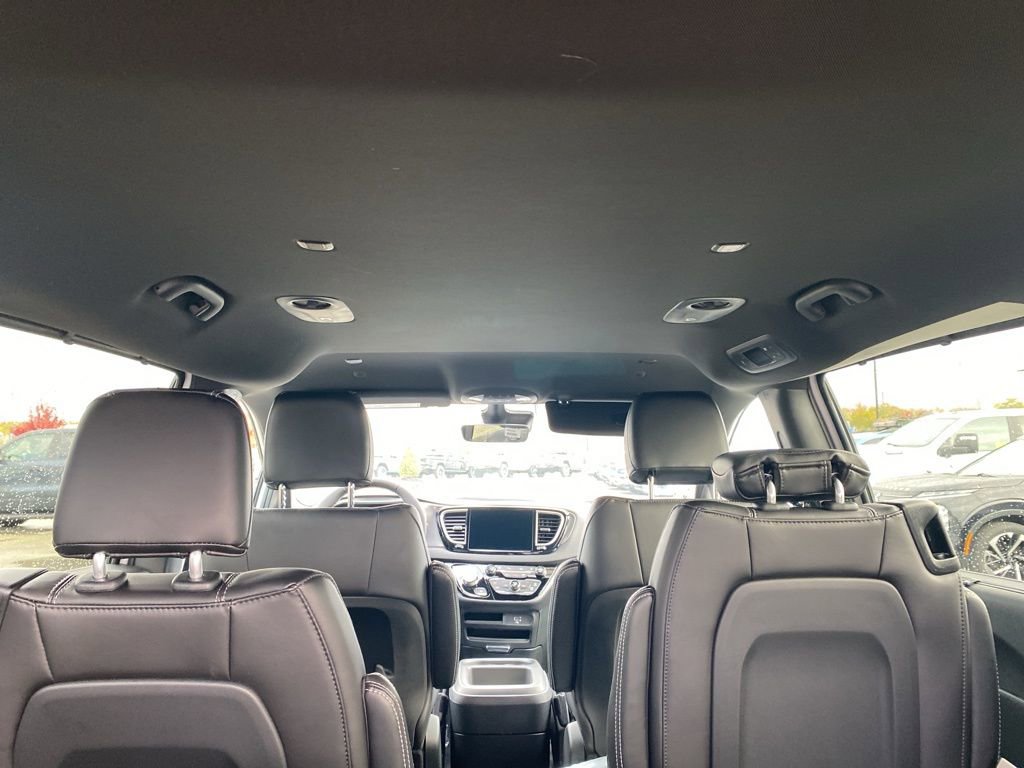 New 2026 Chrysler Voyager LX image 15
