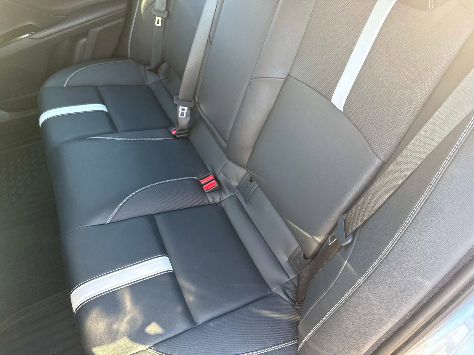 Used 2025 Toyota Camry SE image 12