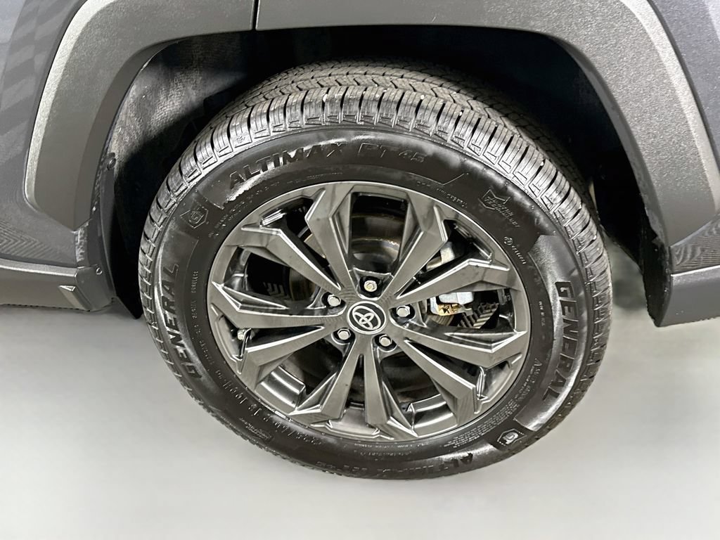 Certified 2023 Toyota RAV4 XLE Premium AWD/4WD image 34