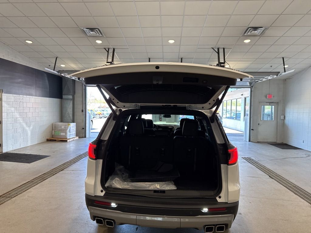 New 2025 GMC Acadia Elevation w/ Elevation Premium Package AWD/4WD image 16