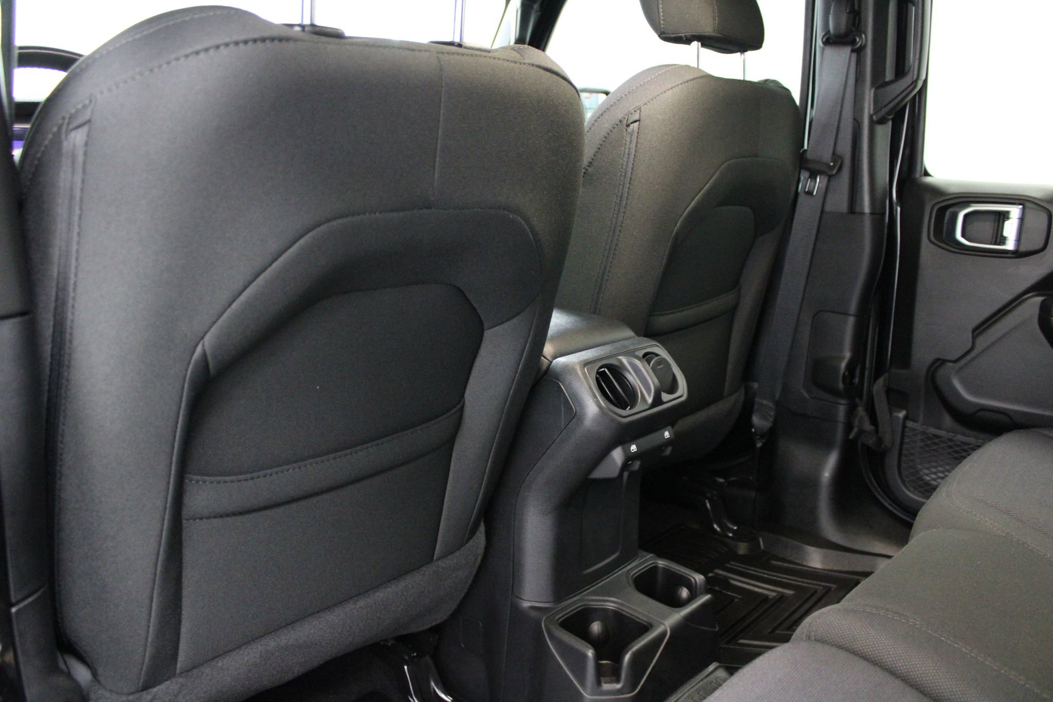 Used 2021 Jeep Wrangler Unlimited Sport AWD/4WD image 14