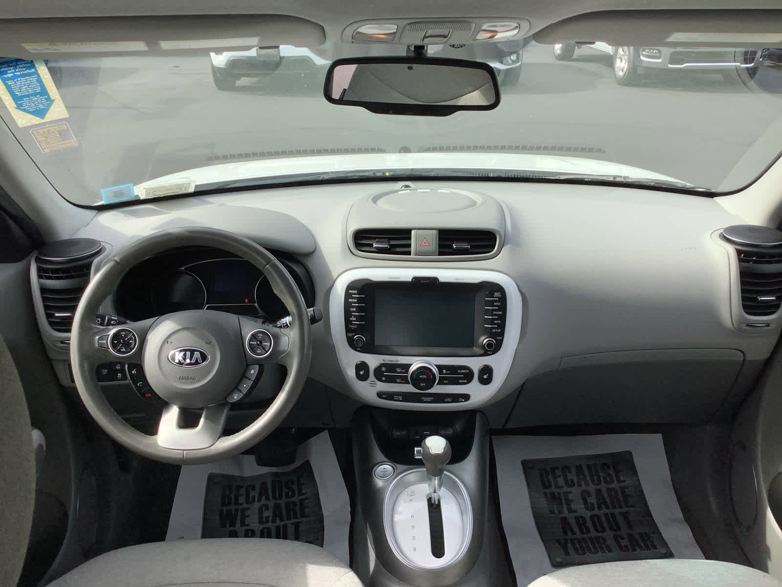 Used 2017 Kia Soul EV image 10