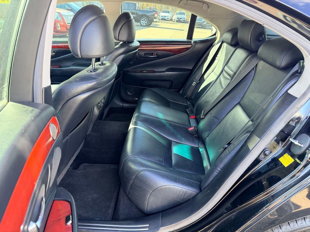 Used 2011 Lexus LS 460 AWD w/ Luxury Value Edition image 31