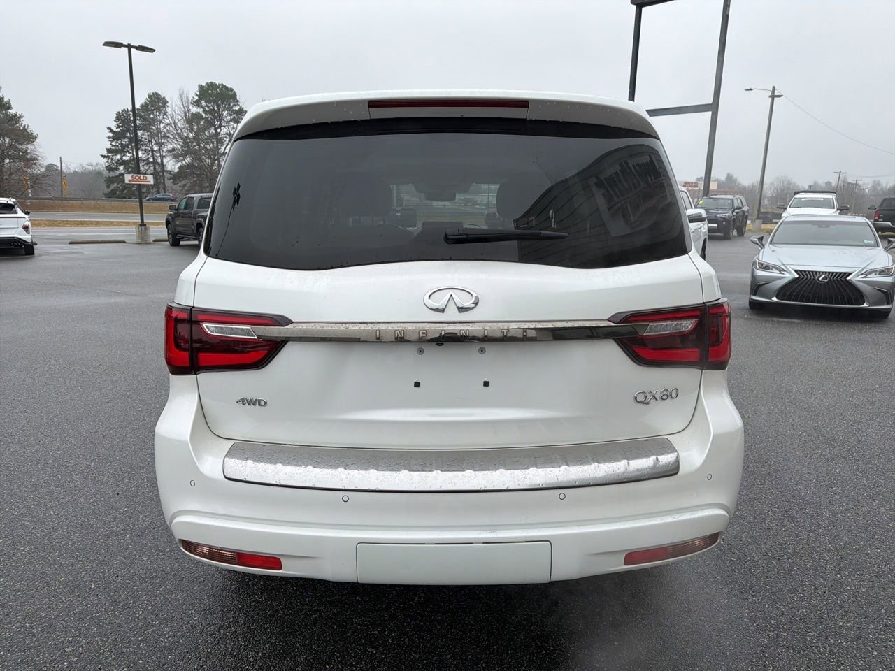 Used 2024 INFINITI QX80 Premium Select w/ Cargo Package image 7