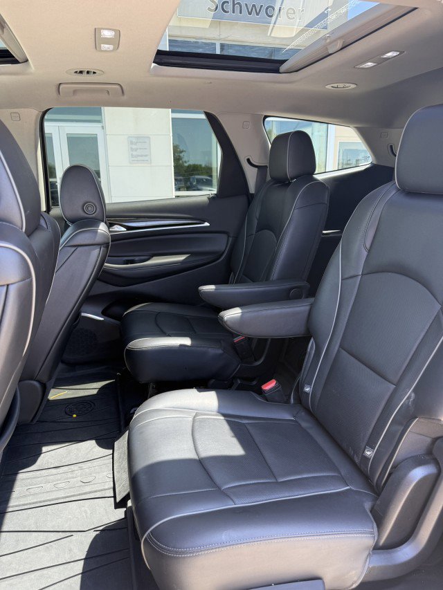 Used 2021 Buick Enclave Avenir w/ Avenir Technology Package image 22