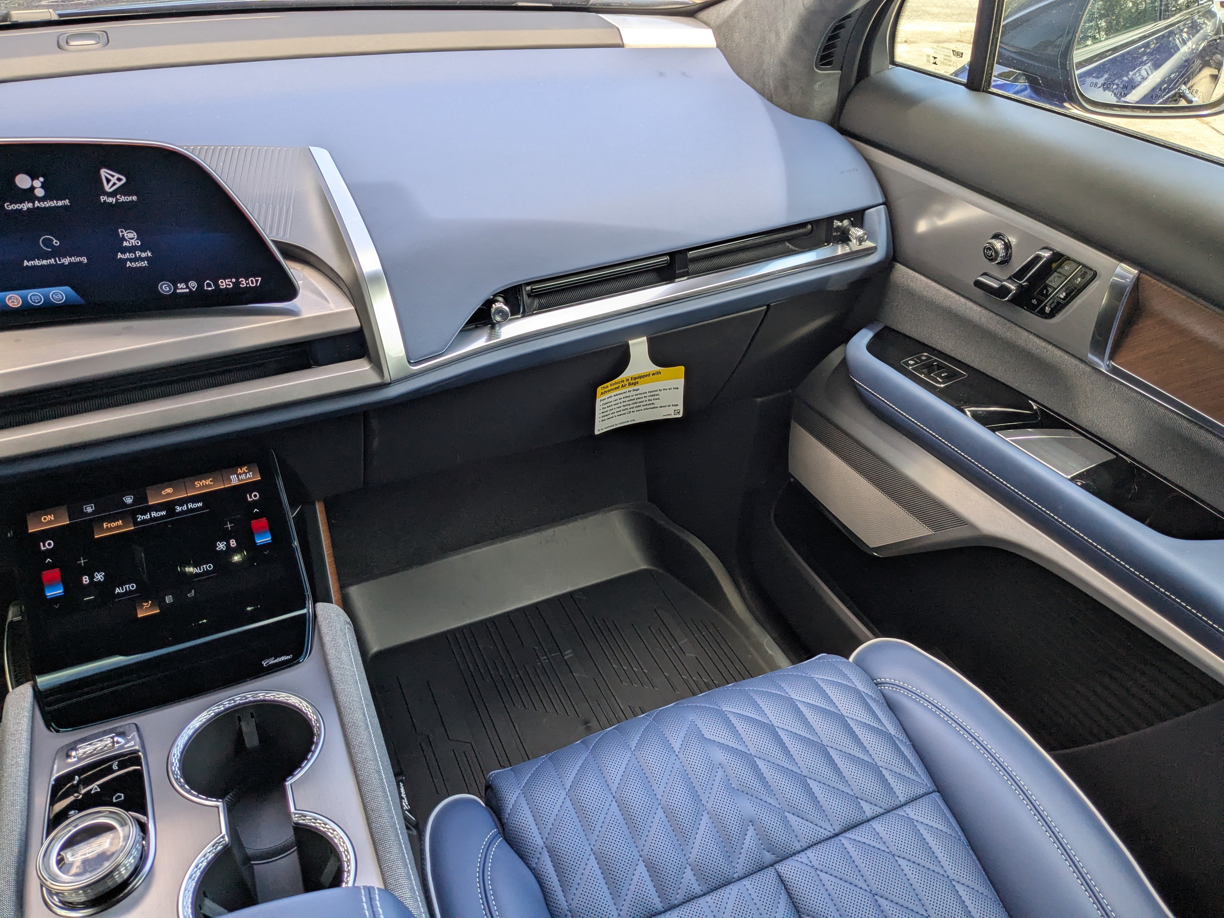 New 2026 Cadillac Vistiq Premium Luxury w/ LPO, Floor Liner Package AWD/4WD image 15