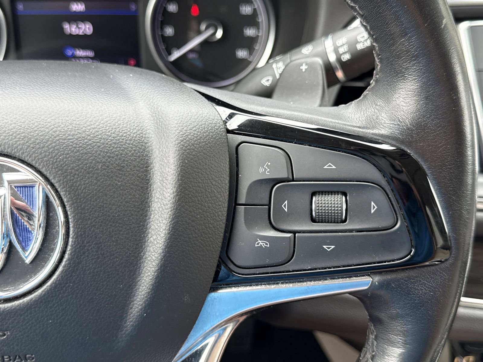 Used 2023 Buick Enclave Essence w/ Experience Buick Package image 24