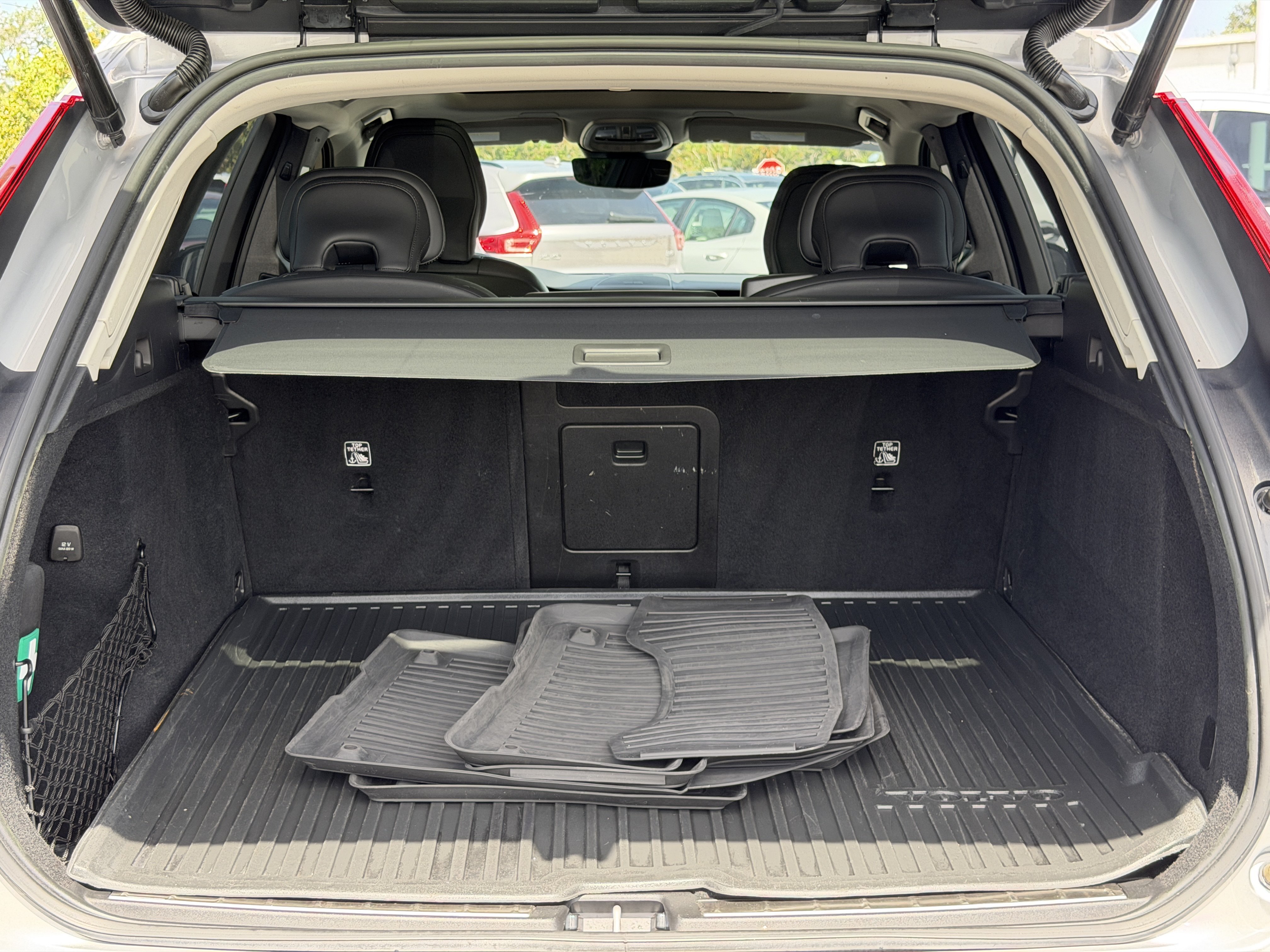 Certified 2023 Volvo XC60 B5 Ultimate w/ Climate Package FWD image 10