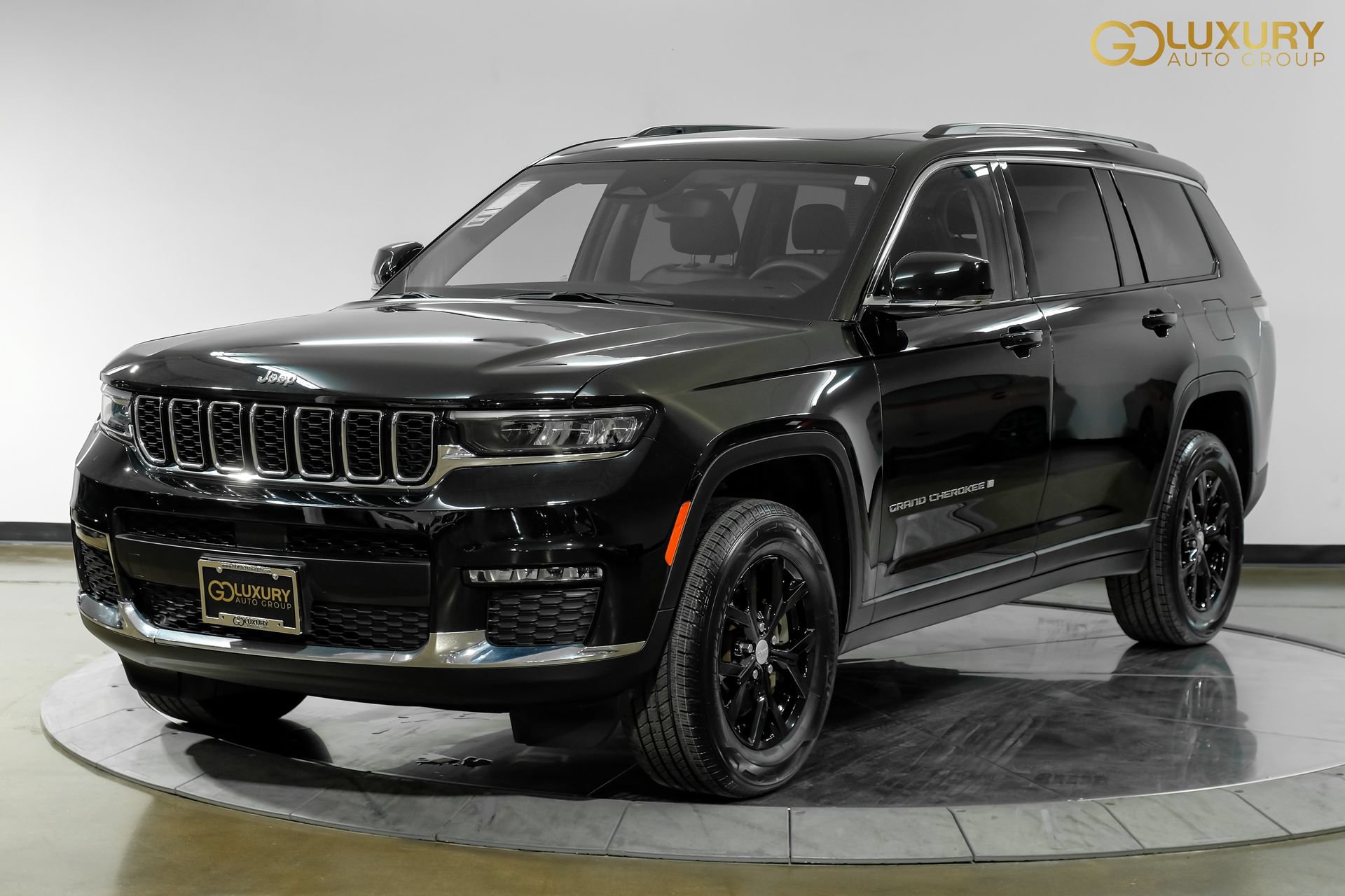 Used 2023 Jeep Grand Cherokee L Limited AWD/4WD image 7