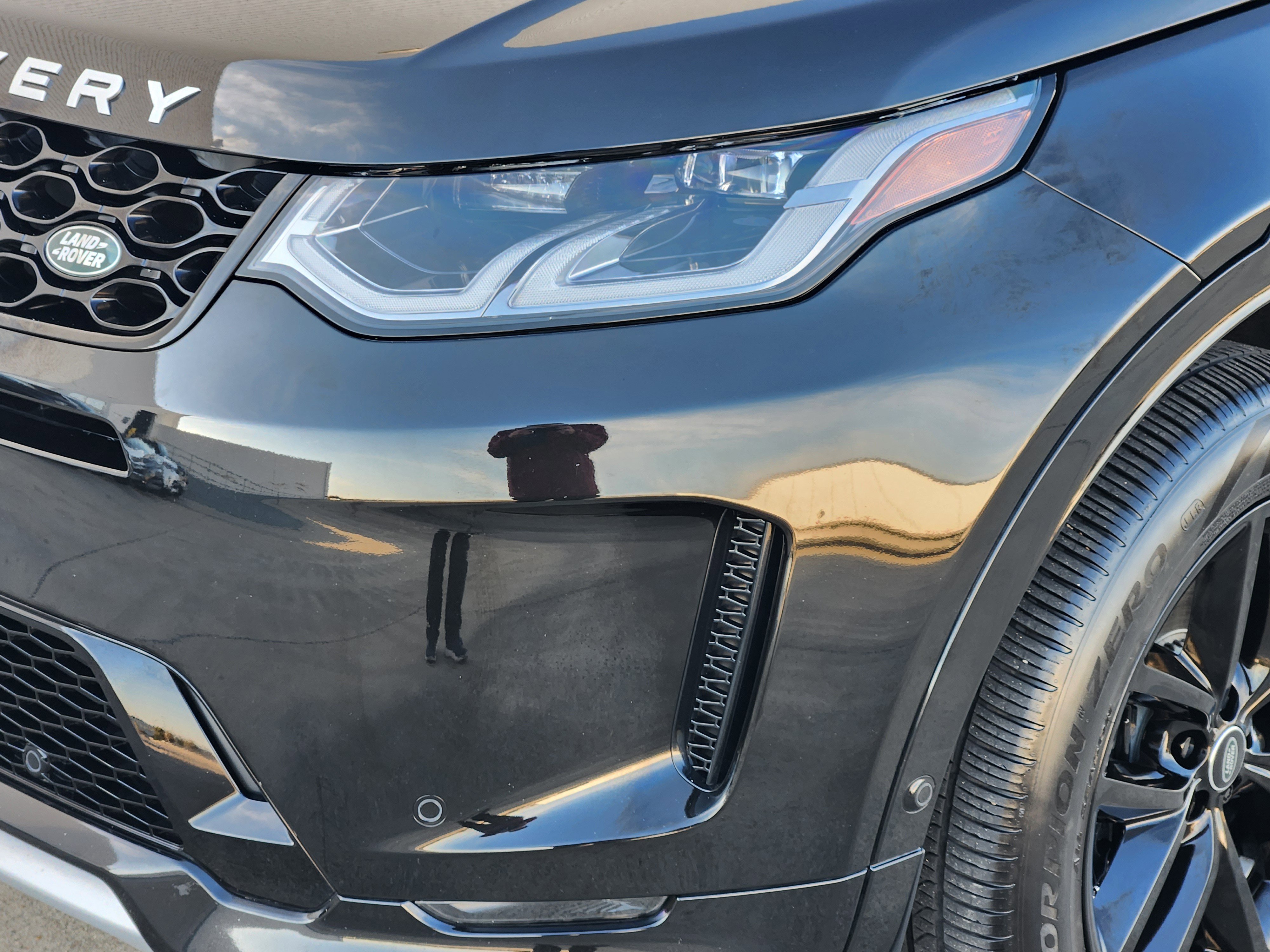 Certified 2025 Land Rover Discovery Sport S image 9