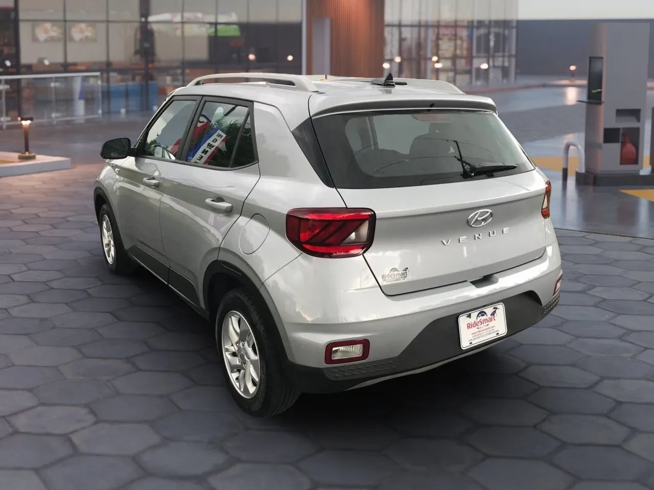 Used 2020 Hyundai Venue SEL w/ Convenience Package image 7