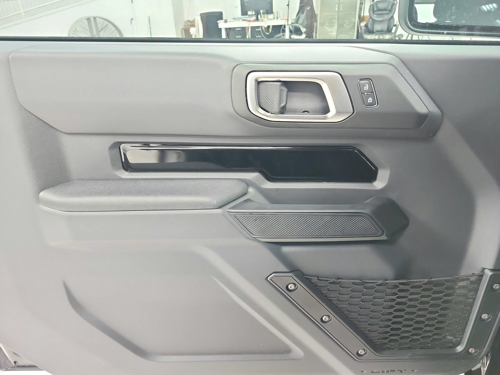 New 2026 Ford Bronco 2-Door AWD/4WD image 32