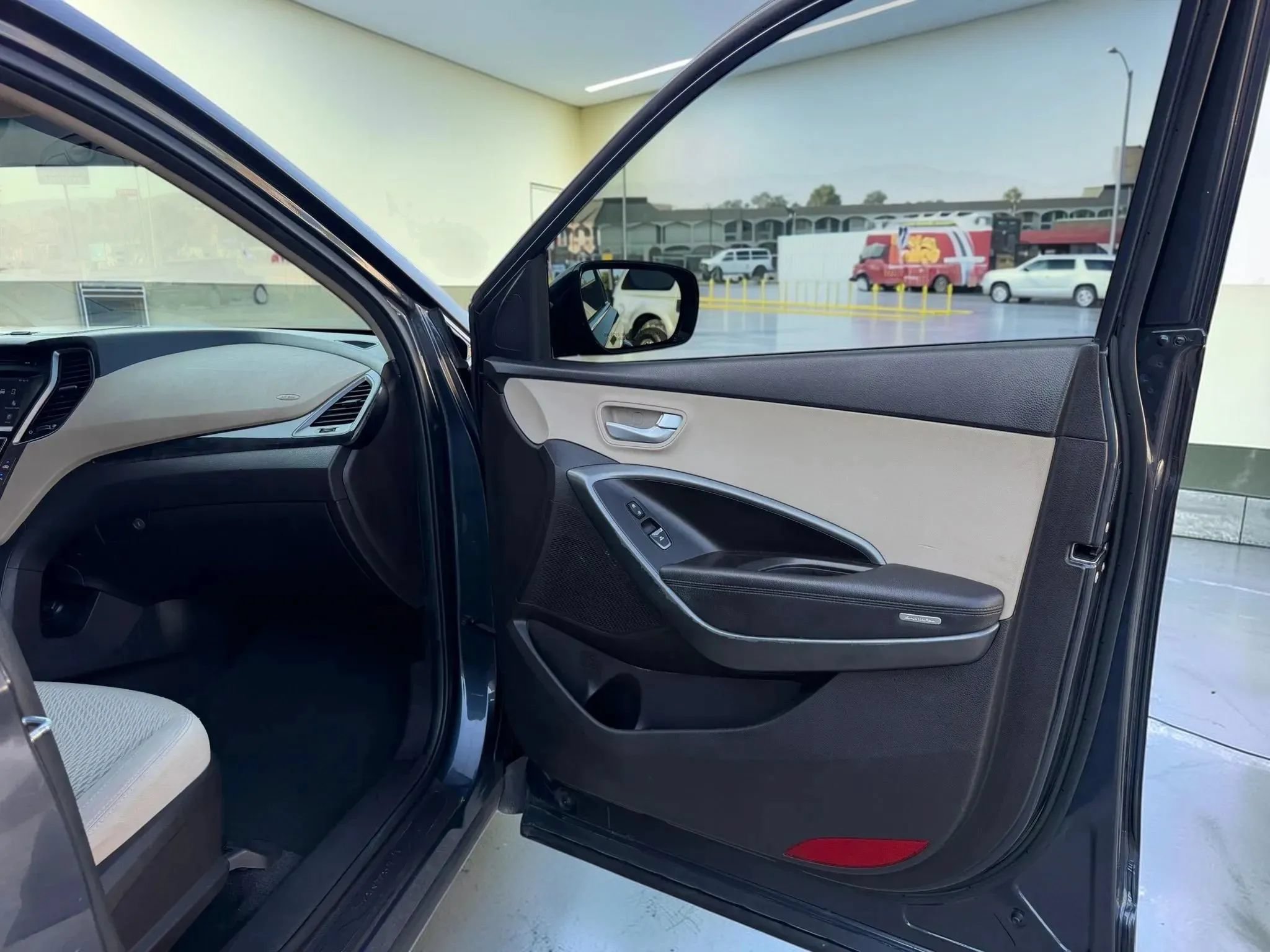 Used 2018 Hyundai Santa Fe Sport w/ 2.4L Value Package 02 FWD image 21