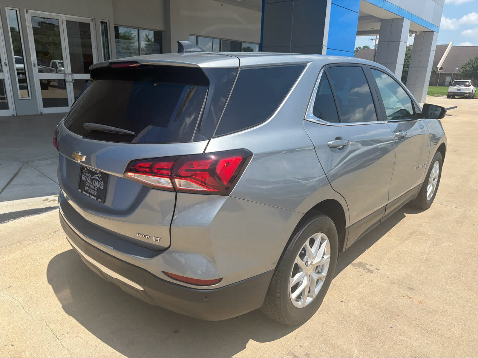 Used 2023 Chevrolet Equinox LT w/ Driver Convenience Package AWD/4WD image 7