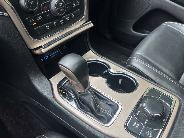 Used 2016 Jeep Grand Cherokee Limited AWD/4WD image 14