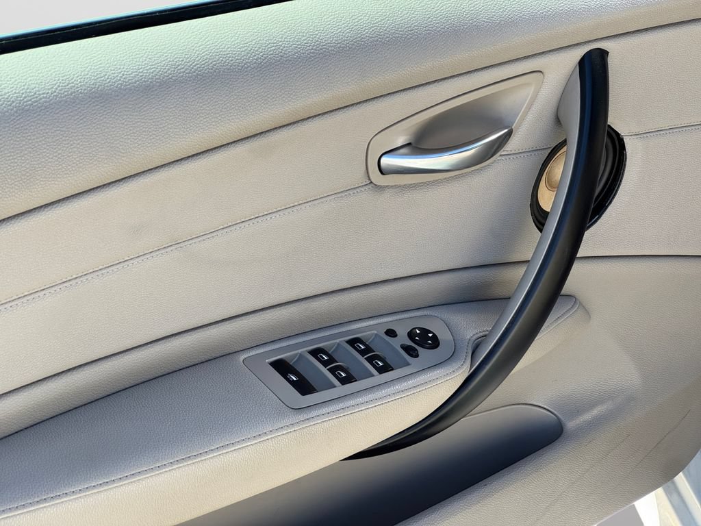 Used 2010 BMW 128i Convertible RWD image 10