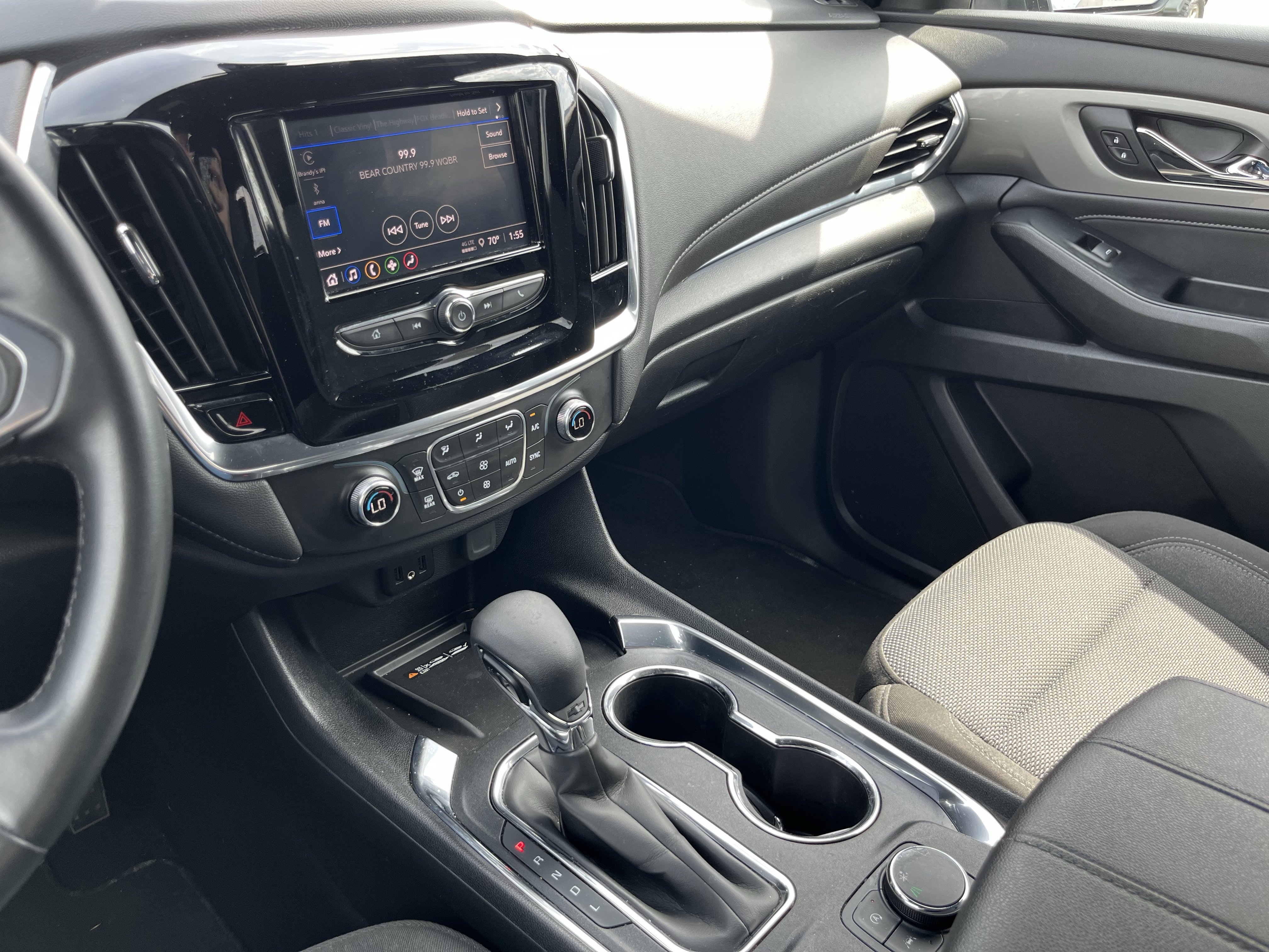 Used 2023 Chevrolet Traverse LT FWD image 20