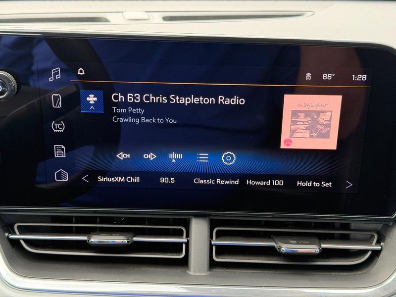 Used 2025 Chevrolet Trax LT FWD image 31