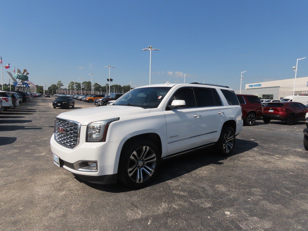 Used 2019 GMC Yukon Denali w/ Denali Ultimate Package AWD/4WD image 2