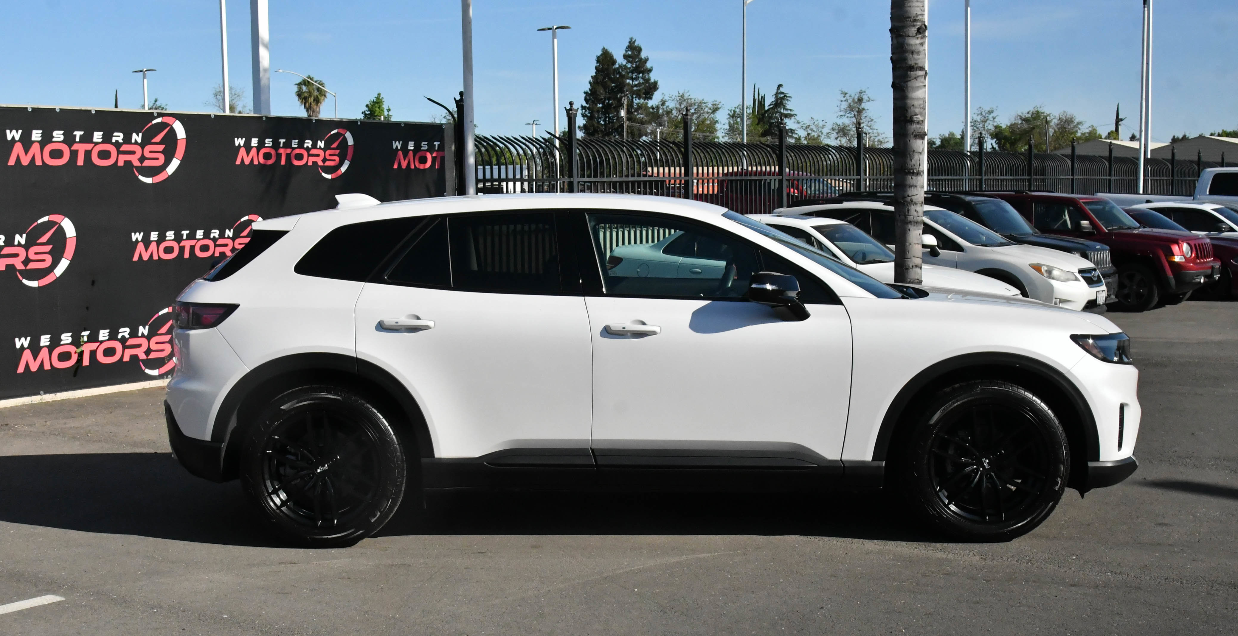 Used 2024 Honda Prologue EX image 9