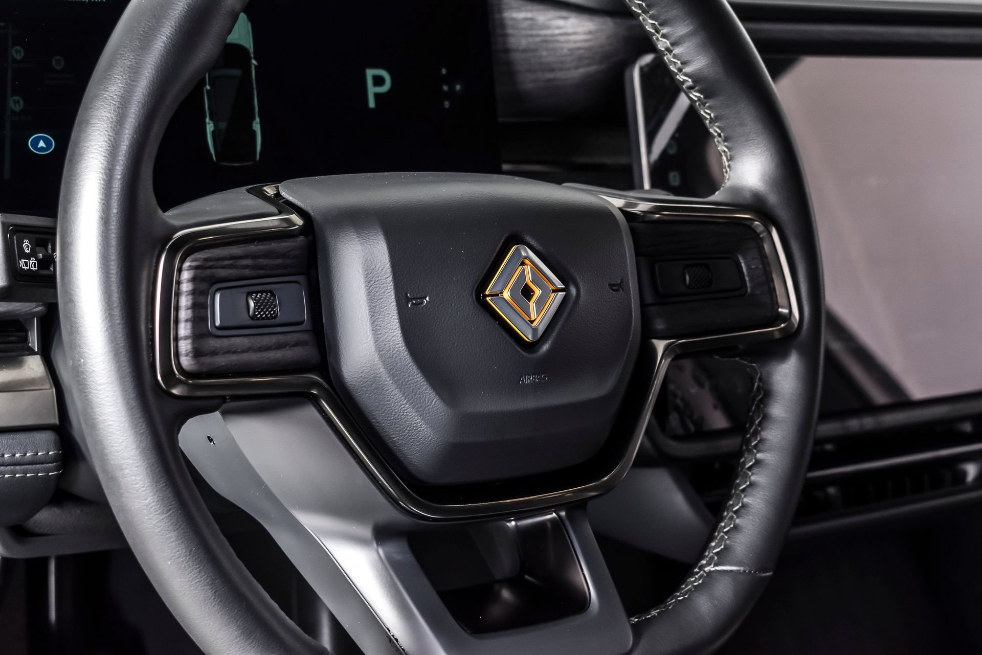 Used 2024 Rivian R1S Adventure AWD/4WD image 16