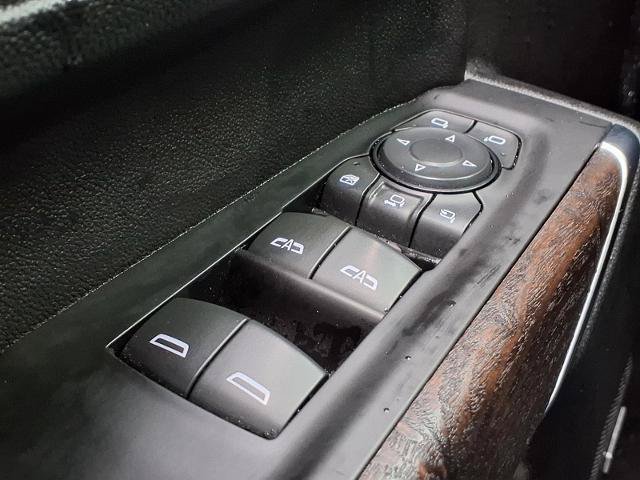 Used 2020 GMC Sierra 2500 Denali w/ Denali Ultimate Package AWD/4WD image 17