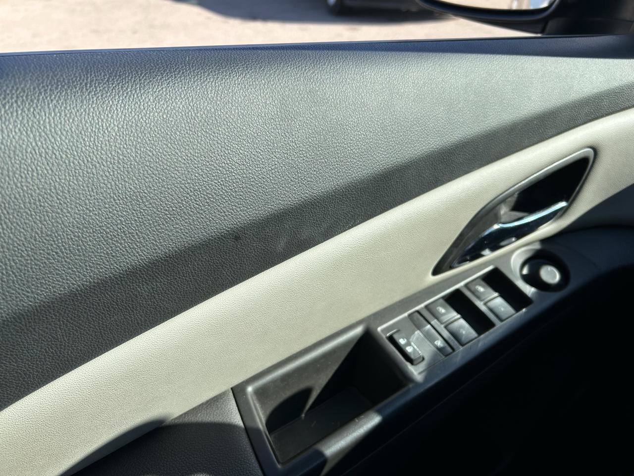 Used 2016 Chevrolet Cruze LS FWD image 24
