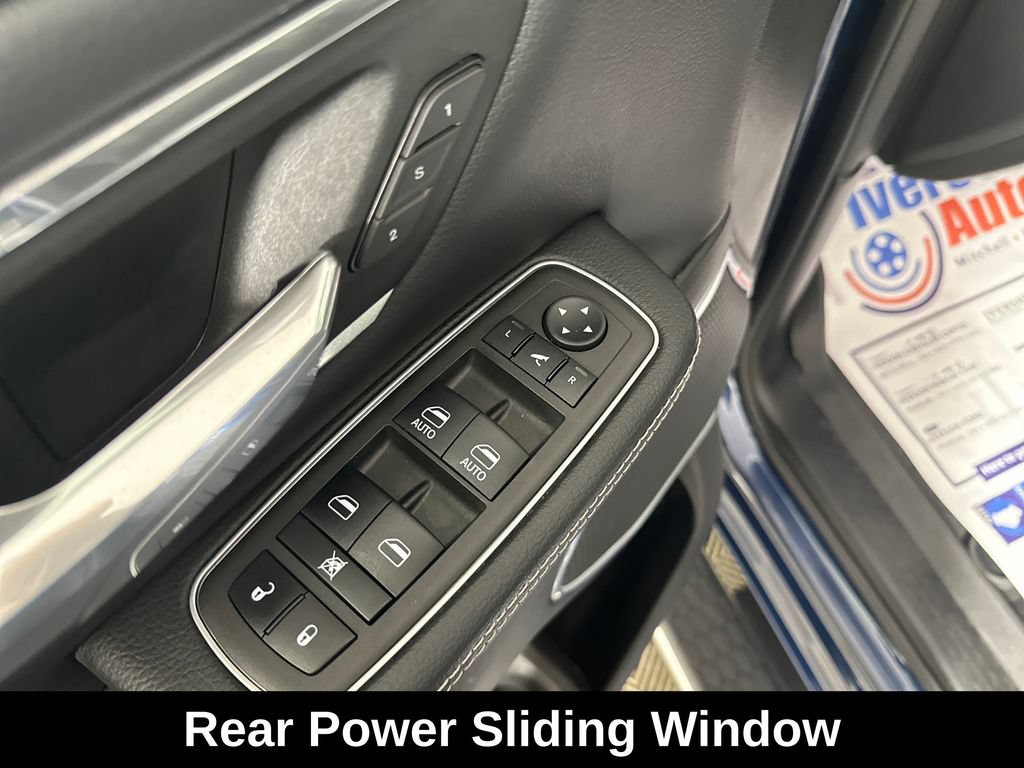 Used 2023 RAM 1500 Laramie AWD/4WD image 16