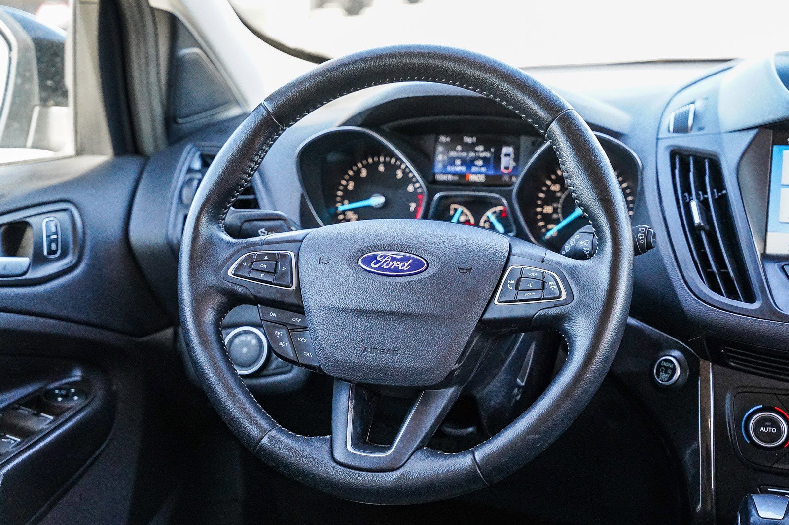 Used 2019 Ford Escape SE image 16
