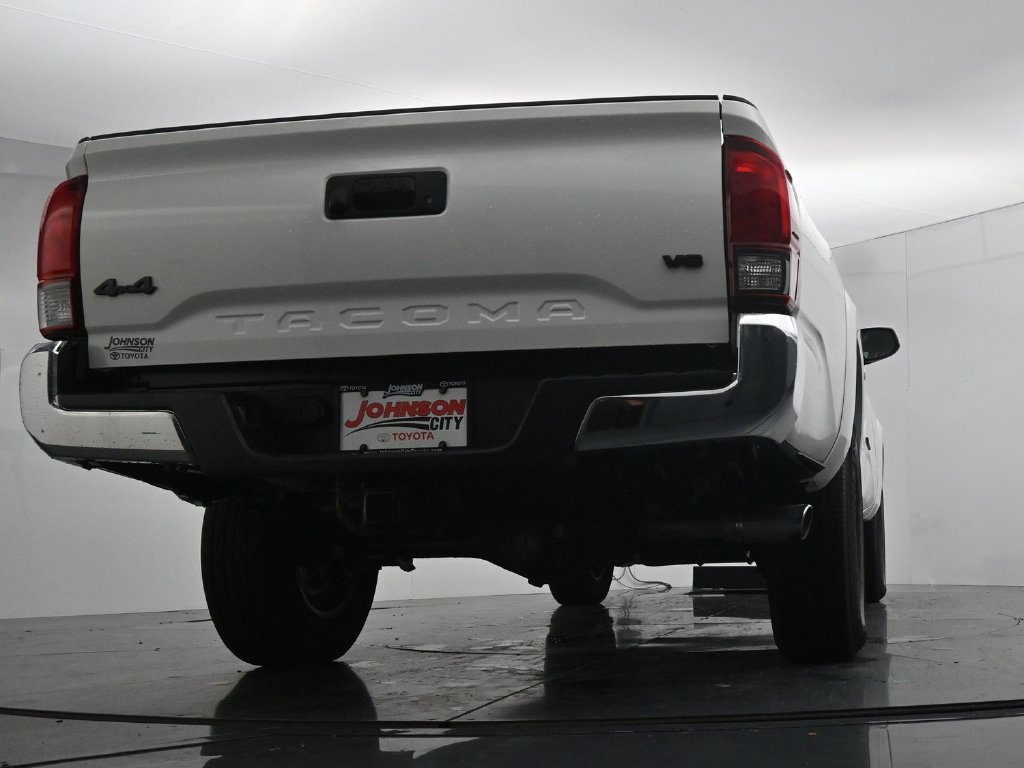 Used 2023 Toyota Tacoma SR5 AWD/4WD image 35