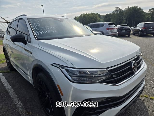 Certified 2023 Volkswagen Tiguan SE R-Line FWD image 9