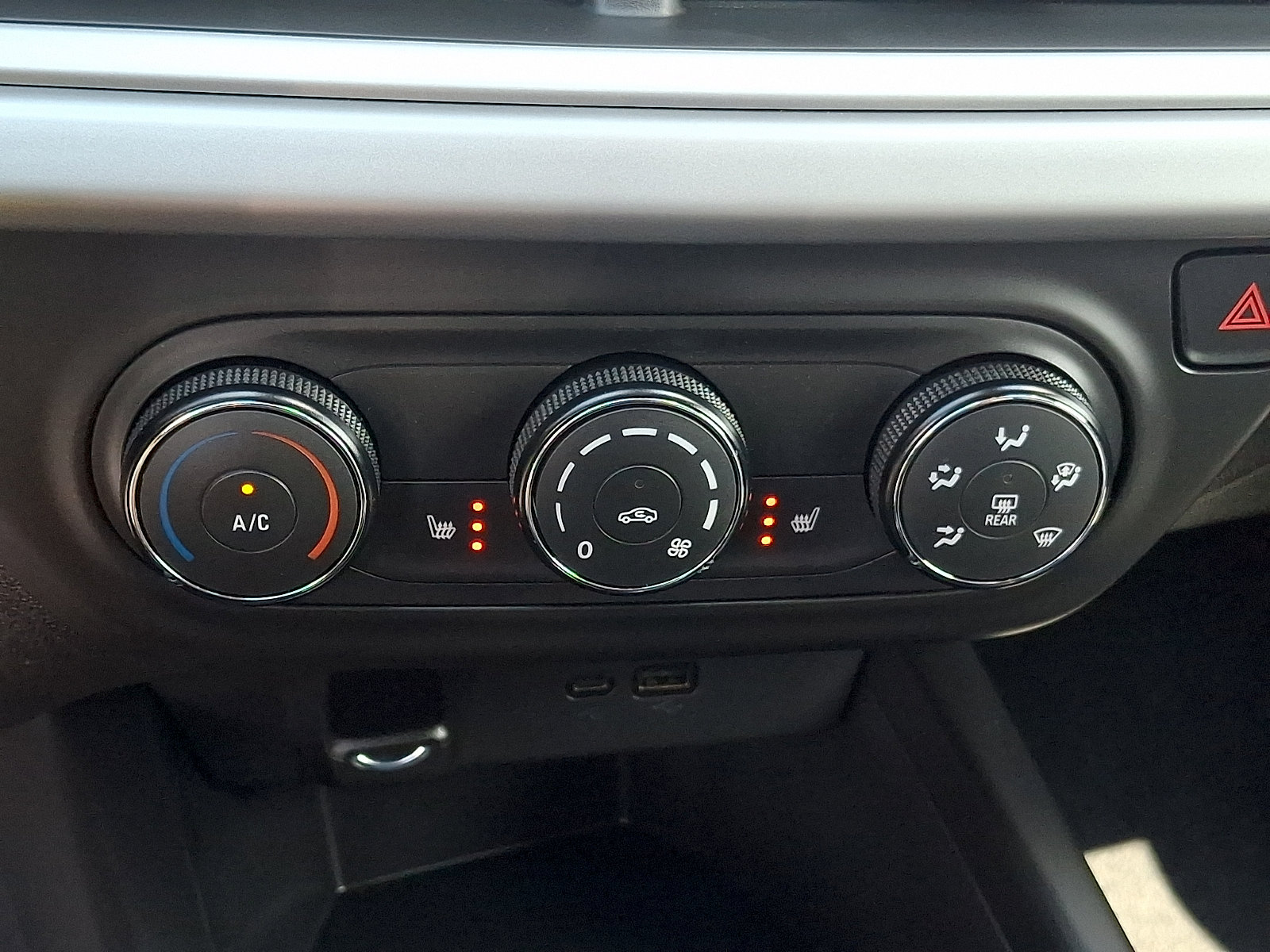 Used 2024 Chevrolet Trax LS w/ LS Convenience Package FWD image 15