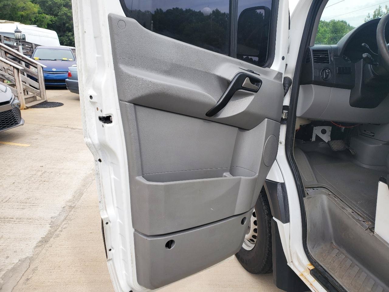 Used 2012 Freightliner Sprinter 2500 RWD image 16
