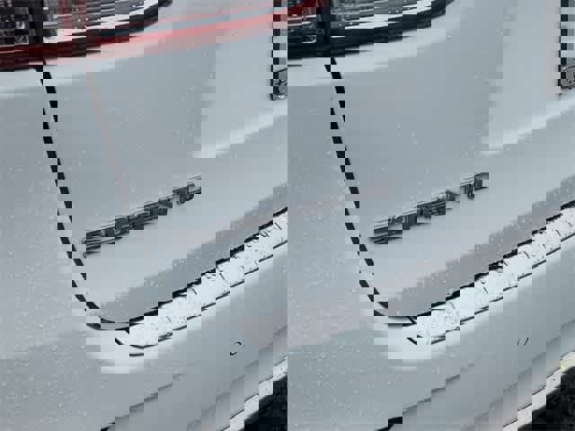 Used 2017 Kia Sorento SX image 11