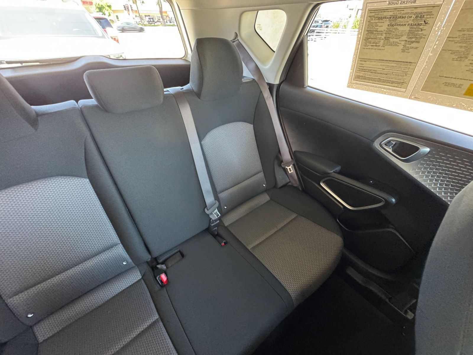 Used 2025 Kia Soul LX w/ LX Technology Package FWD image 35