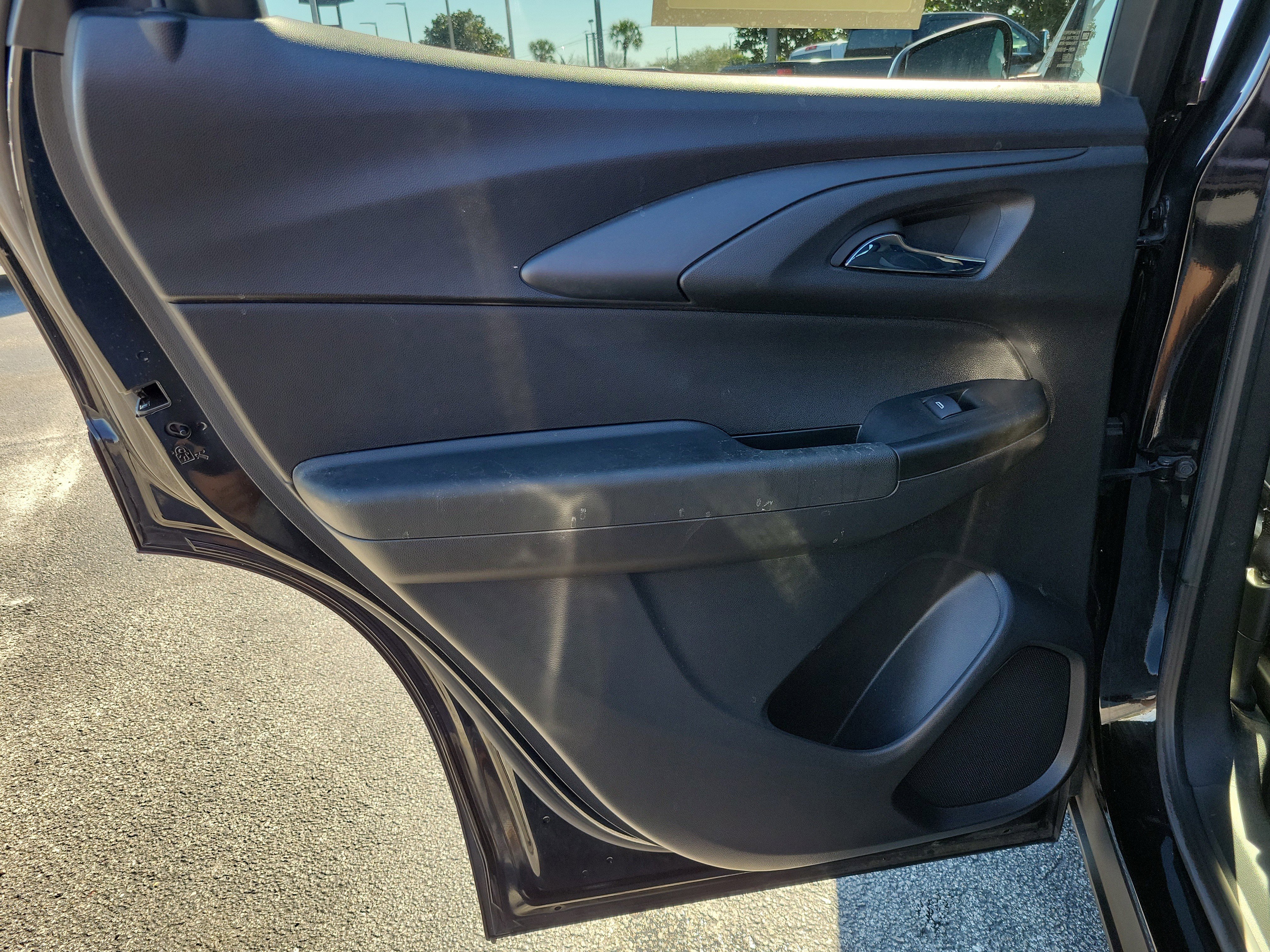 Used 2022 Chevrolet TrailBlazer LT FWD image 12