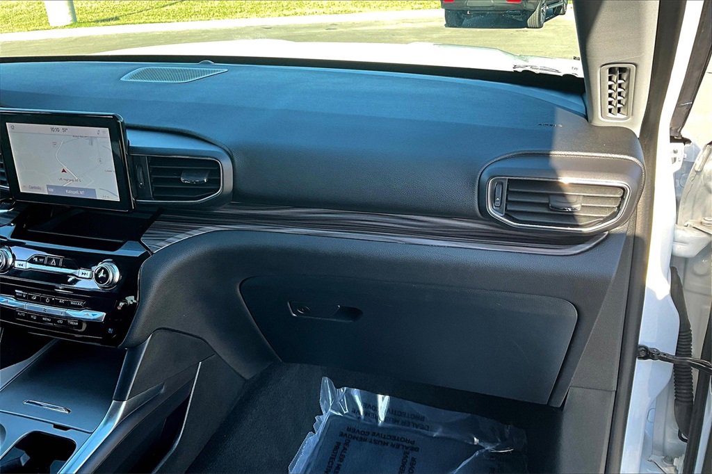 Used 2024 Ford Explorer Limited image 17