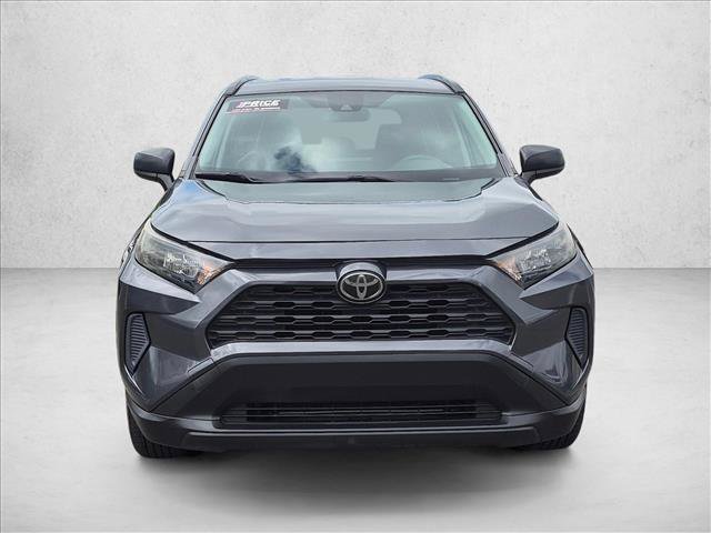 Used 2019 Toyota RAV4 LE FWD image 2