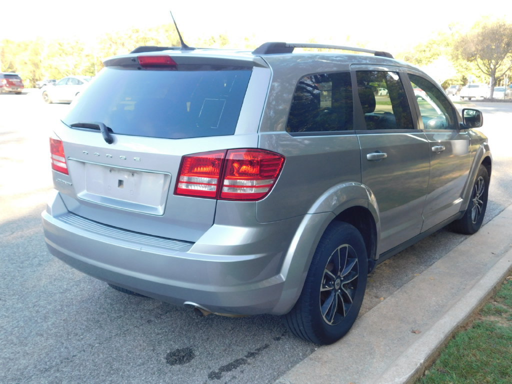 Used 2018 Dodge Journey SE w/ Popular Equipment Group FWD image 4